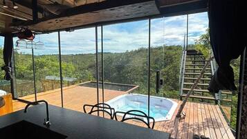 Bungalow superior, vistas a la montaña | Restauración