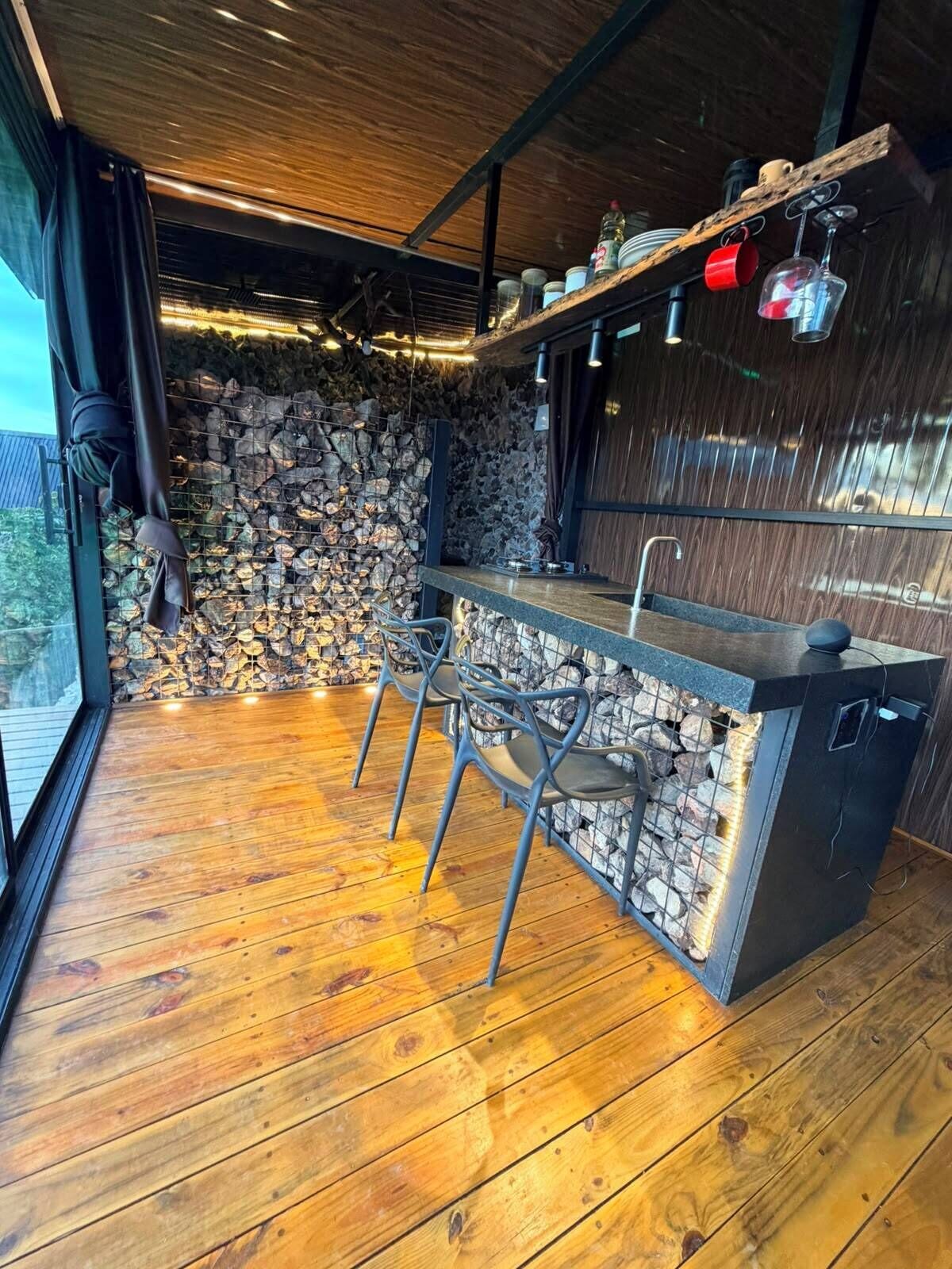 Bungalow Supérieur, vue montagne | Bar (sur place)