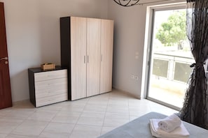 3 habitaciones, tabla de planchar con plancha y wifi 