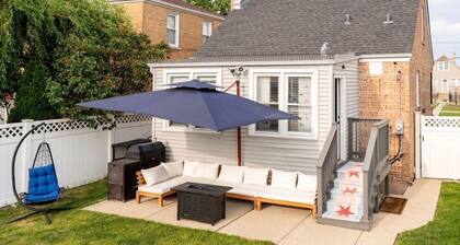 Sweet Home Chicago- 3 BR, 2.5 BA + Game Room, Hot Tub, near O'Hare, Rosemont