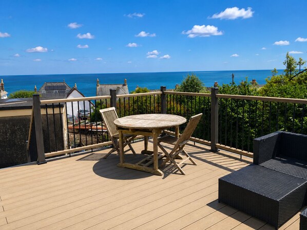 Outdoor dining - Beach House Opposite Porthcurnick Beach, Portscatho | Hot Tub & Sea Views (Truro)