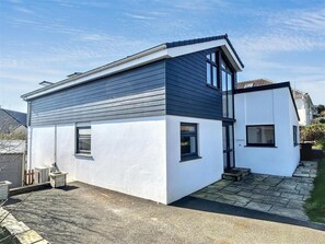 Exterior - Beach House Opposite Porthcurnick Beach, Portscatho | Hot Tub & Sea Views (Truro)