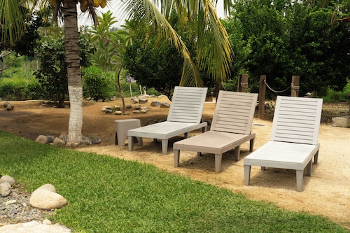 BEAUTIFUL PLAYA BLANCA/BARRA DE POTOSI ESCAPE, 2 BEDROOM APT, POOL, SLEEPS 6