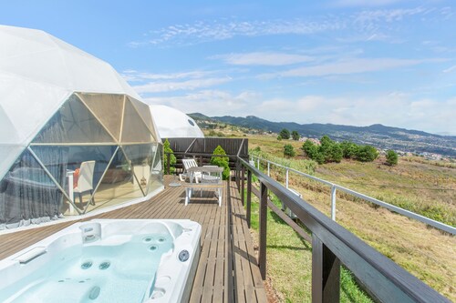 Soul Glamping – Luxury Eco-Retreat with Jacuzzi and Stunning Views