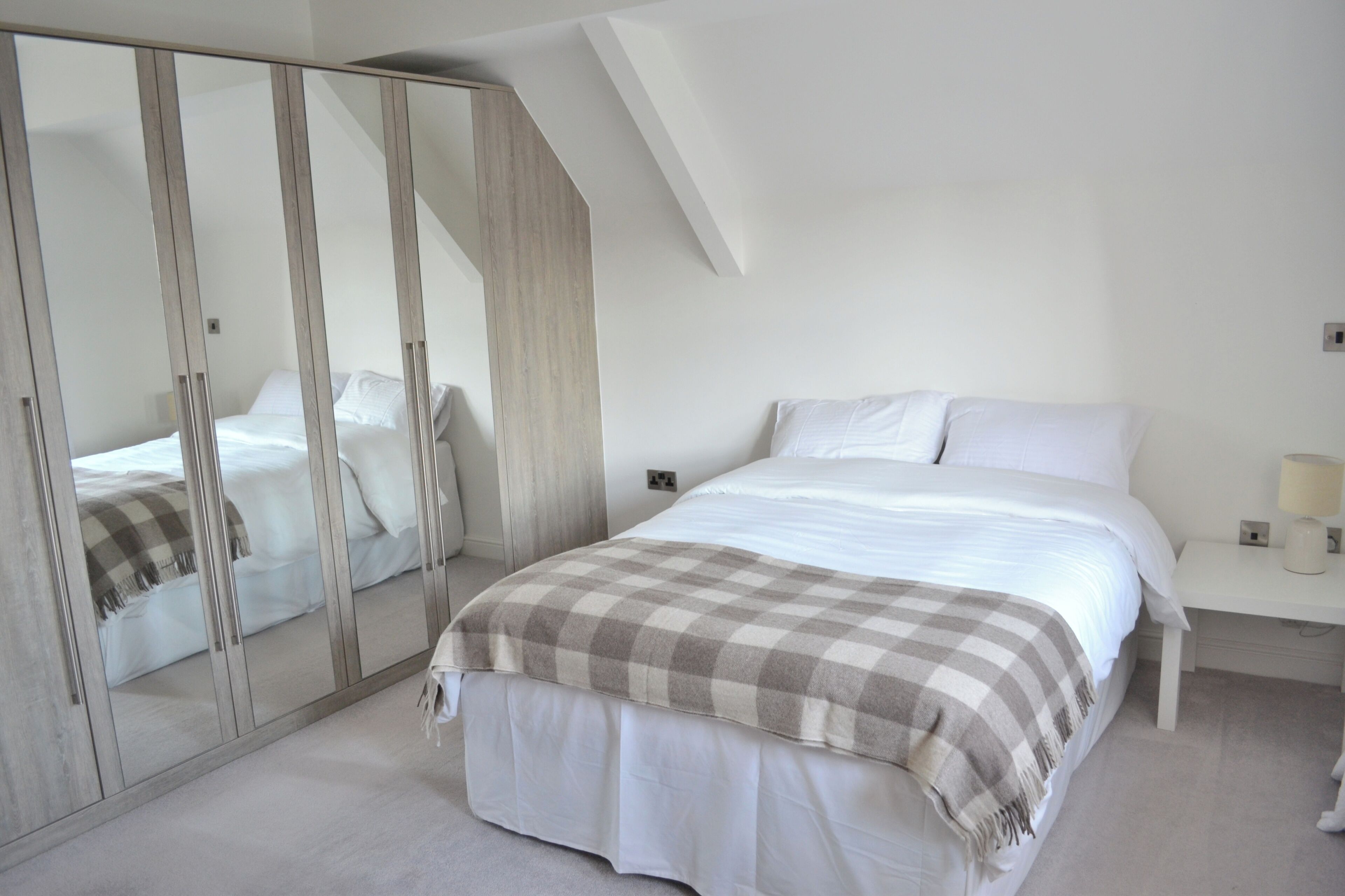3 bedrooms, iron/ironing board, bed sheets