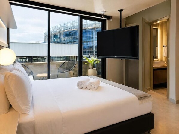Iron/ironing board, WiFi, bed sheets - Unique Mine Hotel: GYM + POOL + TERRACE + COWORKING ACCESS (Bogotá)