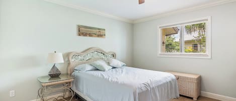3 bedrooms, desk, iron/ironing board, free WiFi