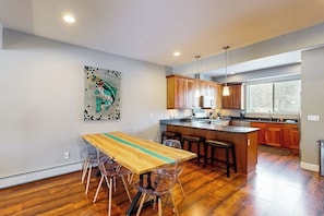 Interior - Enchanted Evergreen Escape (Girdwood)