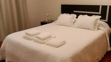 Iron/ironing board, WiFi, bed sheets