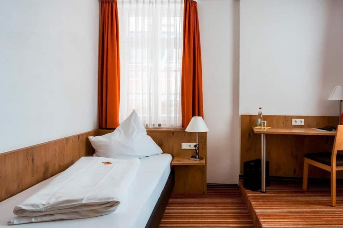 Superior Single Room | In-room safe, soundproofing, free WiFi