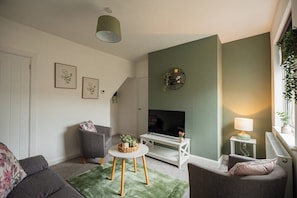 TV - Laburnum House by Horizon Stays (Redcar and Cleveland)