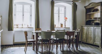 Garden Apartment Near Janowice