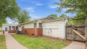 Exterior - Quiet Neighborhood | West Side Location W/ W&D (Wichita)