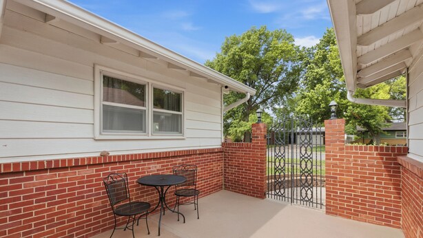 Outdoor dining - Quiet Neighborhood | West Side Location W/ W&D (Wichita)