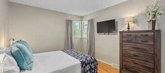 Quiet Neighborhood | West Side Location W/ W&D
