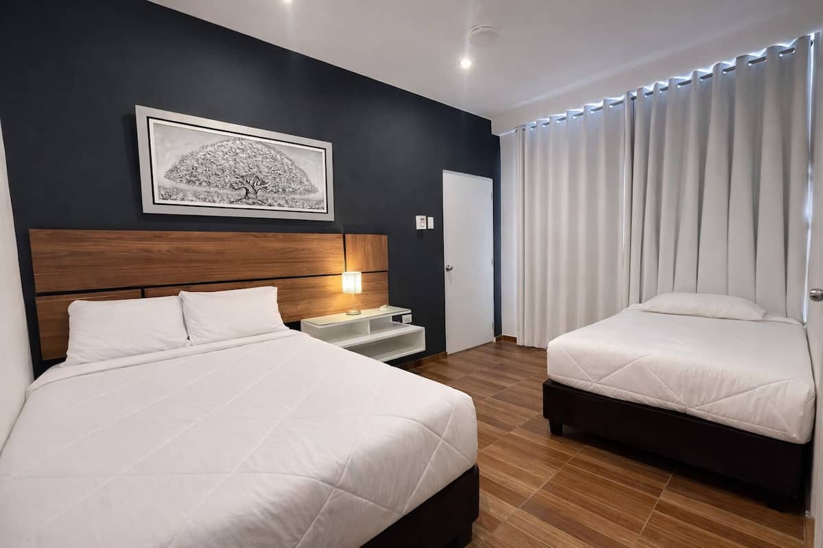 Doppel- oder Zweibettzimmer | Schreibtisch, kostenloses WLAN