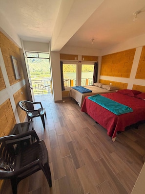 Standard Quadruple Room, Balcony, Lake View - Villa Don Carlos (SAN JUAN LA LAGUNA)