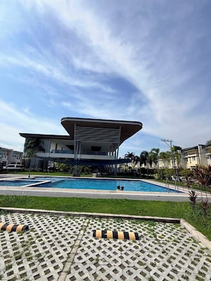 Utomhuspool