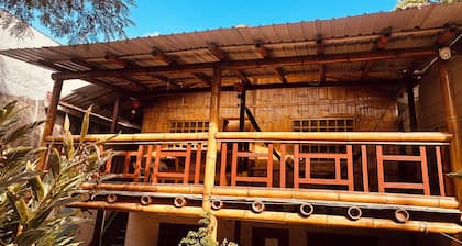 Comfortable cabin. Just 2 minutes from the beach!