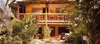 Comfortable cabin. Just 2 minutes from the beach!