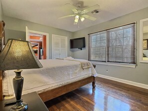 4 chambres, fer et planche à repasser, accès Internet