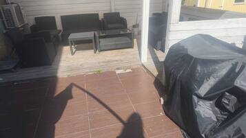 House, 1 Bedroom | Terrace/patio