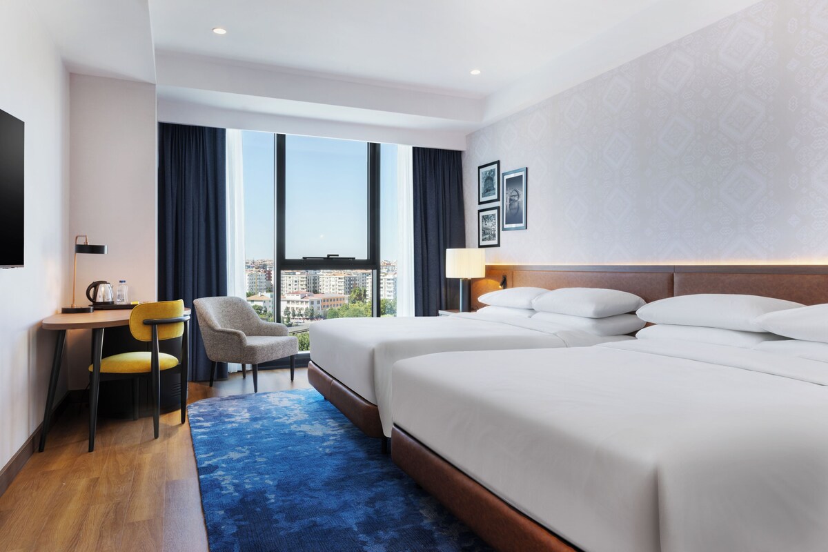 Classic Room, 2 Katil Ratu (Queen), City View | Bar mini, peti besi dalam bilik, langsir/tirai gelap terus, kalis bunyi 