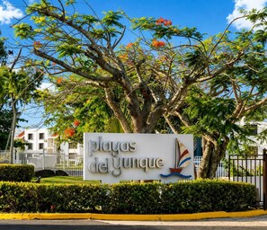 Property grounds - Sal y Brisa Beach apt near rainforest (Río Grande)