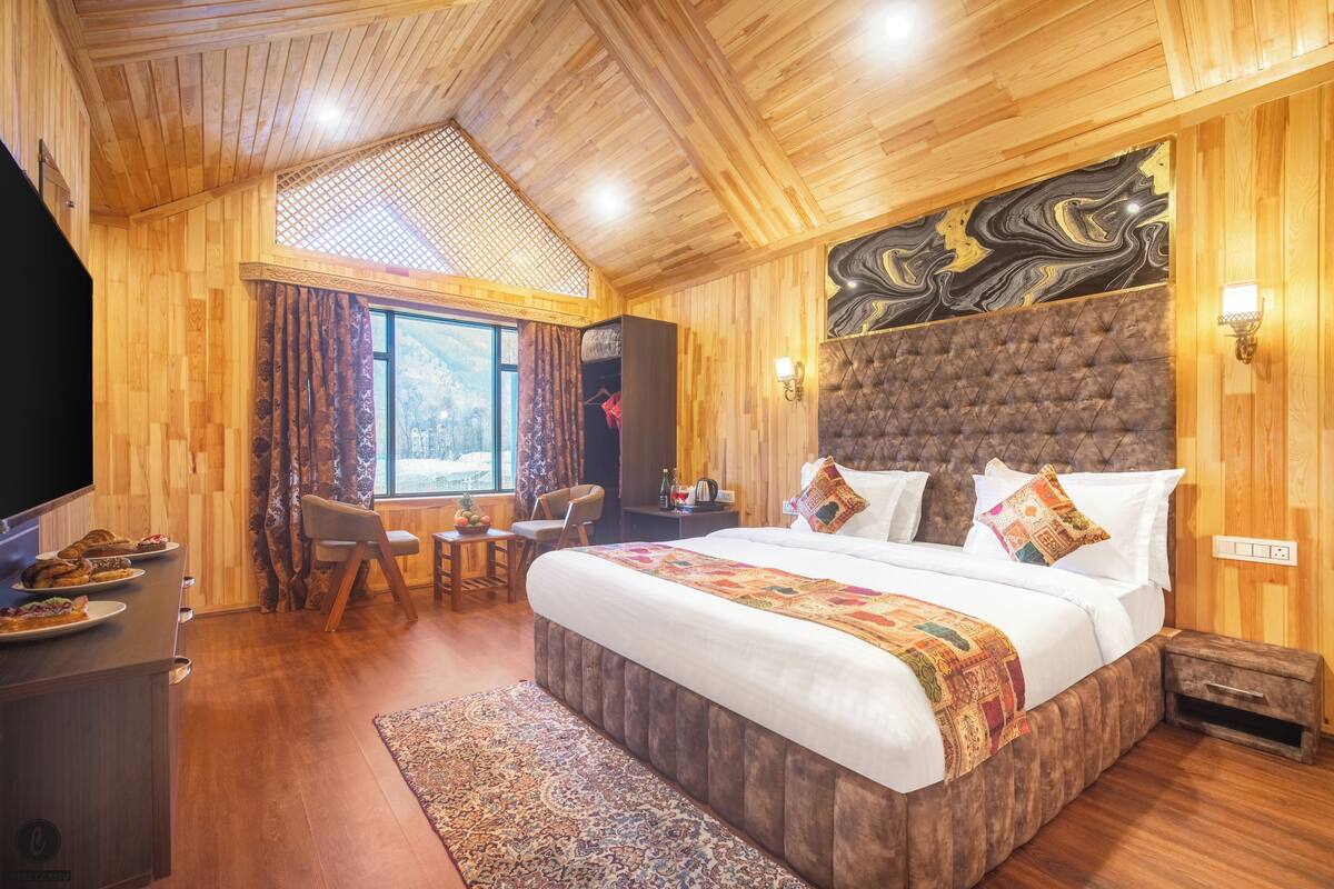 Kamar Double Basic, balkon, pemandangan gunung | Meja kerja, ruang kerja ramah laptop, dan Wi-Fi gratis