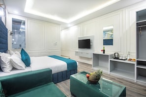 Kamar Double Deluks, pemandangan kebun | Meja kerja, ruang kerja ramah laptop, dan Wi-Fi gratis