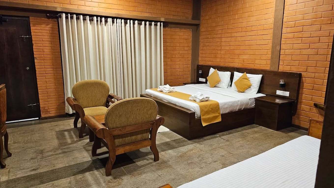 Double Room, Garden View | In-room safe, desk, iron/ironing board (on request), free WiFi