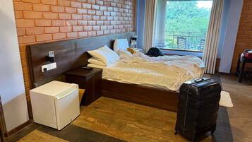 Doppelzimmer, Gartenblick | Zimmersafe, Schreibtisch, Bügeleisen/Bügelbrett, kostenloses WLAN