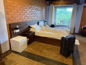 Double Room, Garden View | Peti besi dalam bilik, meja, seterika/papan seterika, Wi-fi percuma 