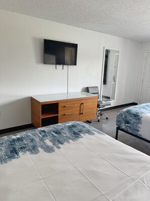 Deluxe Double Room | Laptop workspace, blackout curtains, iron/ironing board, free WiFi
