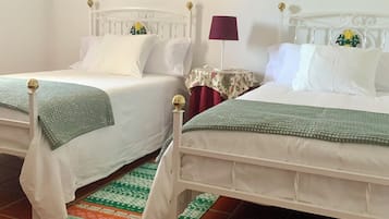 Iron/ironing board, WiFi (free), bed sheets