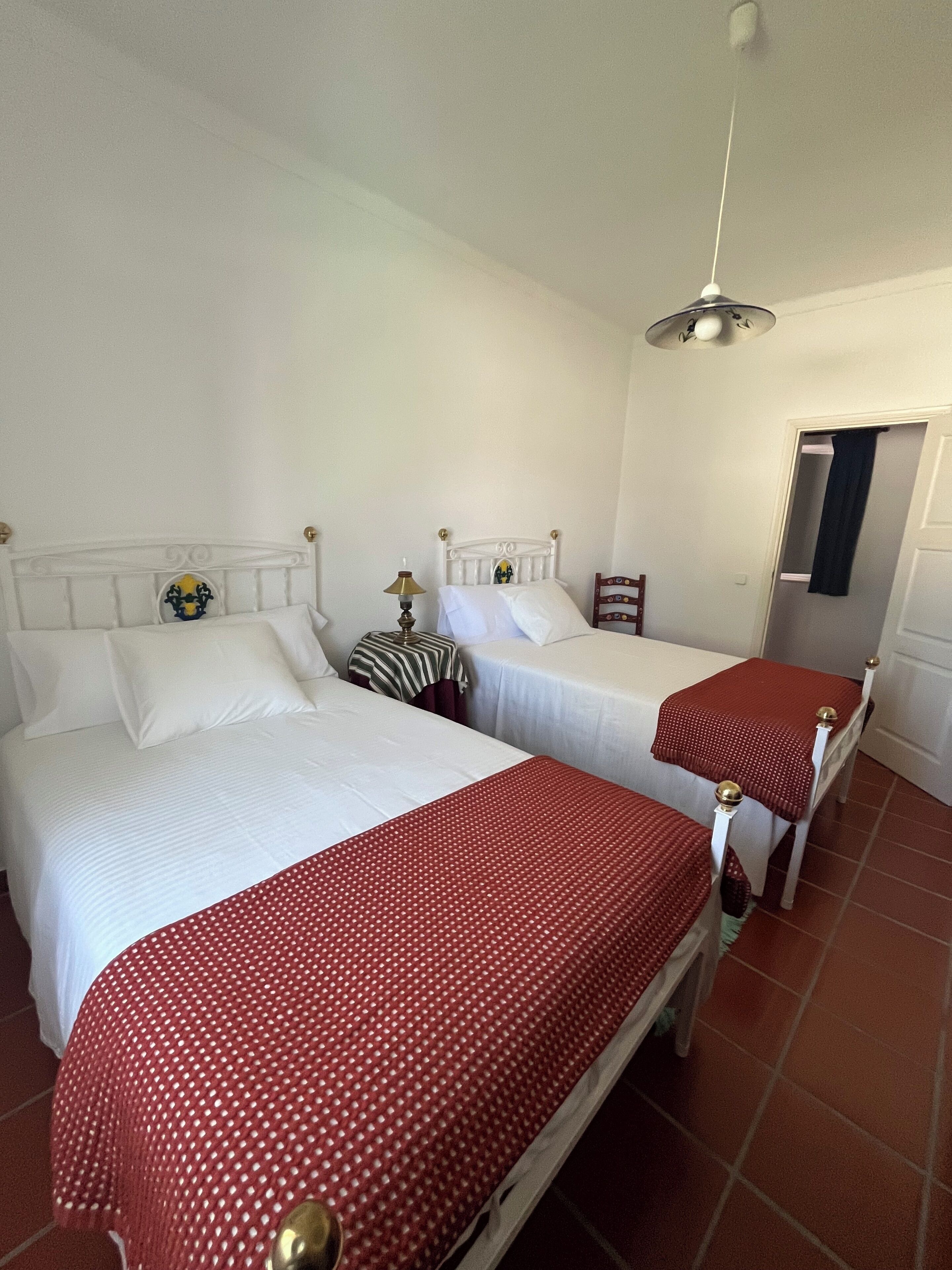 Iron/ironing board, WiFi (free), bed sheets