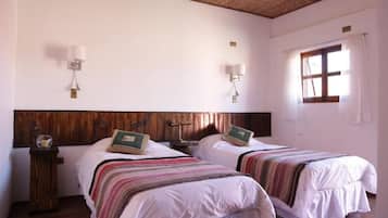 Double or Twin Room, 1 Queen Bed, Patio | WiFi (free)