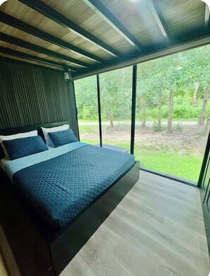 Iron/ironing board, Internet, bed sheets - Beautiful Cabin #3 in Tiny Village, Orange, Texas (Orange)