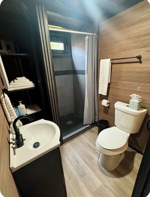 Shower, hair dryer, towels, soap - Beautiful Cabin #3 in Tiny Village, Orange, Texas (Orange)