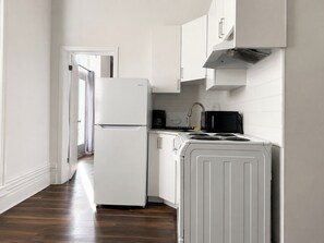 Private kitchen - Cozy 1 Bedroom in the heart of downtown Mtl (Montréal)