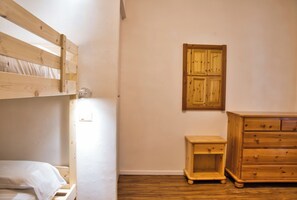 Free WiFi, bed sheets - Mountain Escape – Mountain View & Private Sauna (Cassina Valsassina)