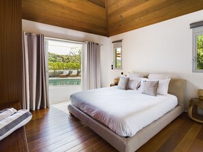 3 chambres, coffre-fort, fer et planche à repasser