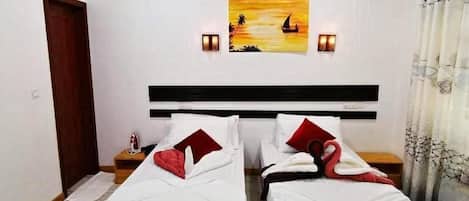 Quarto casal luxo, varanda, vista para o jardim