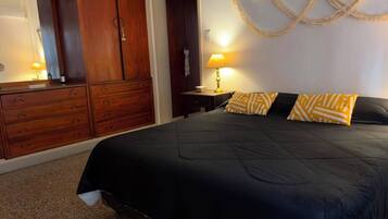 1 bedroom, iron/ironing board, internet, bed sheets