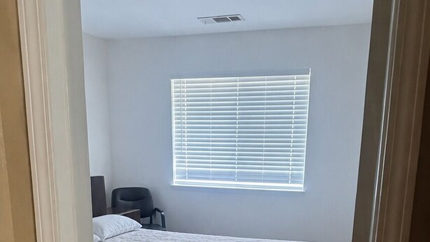 4 bedrooms, WiFi (free), bed sheets