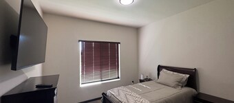 Huge 5bd/3bth house with FENCED backyard in Garden City, near shopping center!