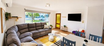 Saltair on Marshall is a beautifully renovated beach house just one street from Dunsborough Beach.