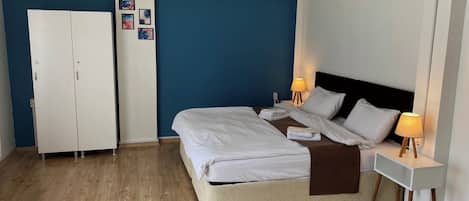 Economy Twin Room | Desk, laptop workspace, WiFi (free)