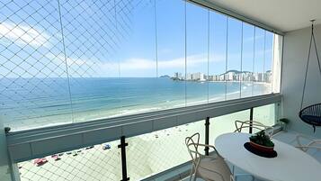 Deluxe Apartment, Beach View | Outdoor dining