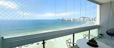 Deluxe Apartment, Beach View | Outdoor dining